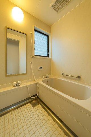 この画像はCGで加工して荷物を消しております。