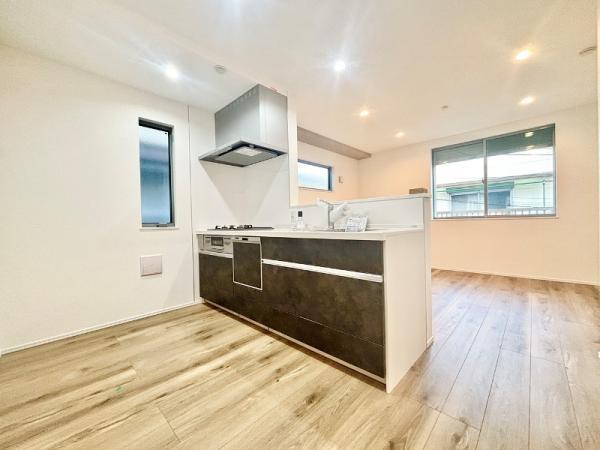 足立区大谷田４丁目 新築一戸建て