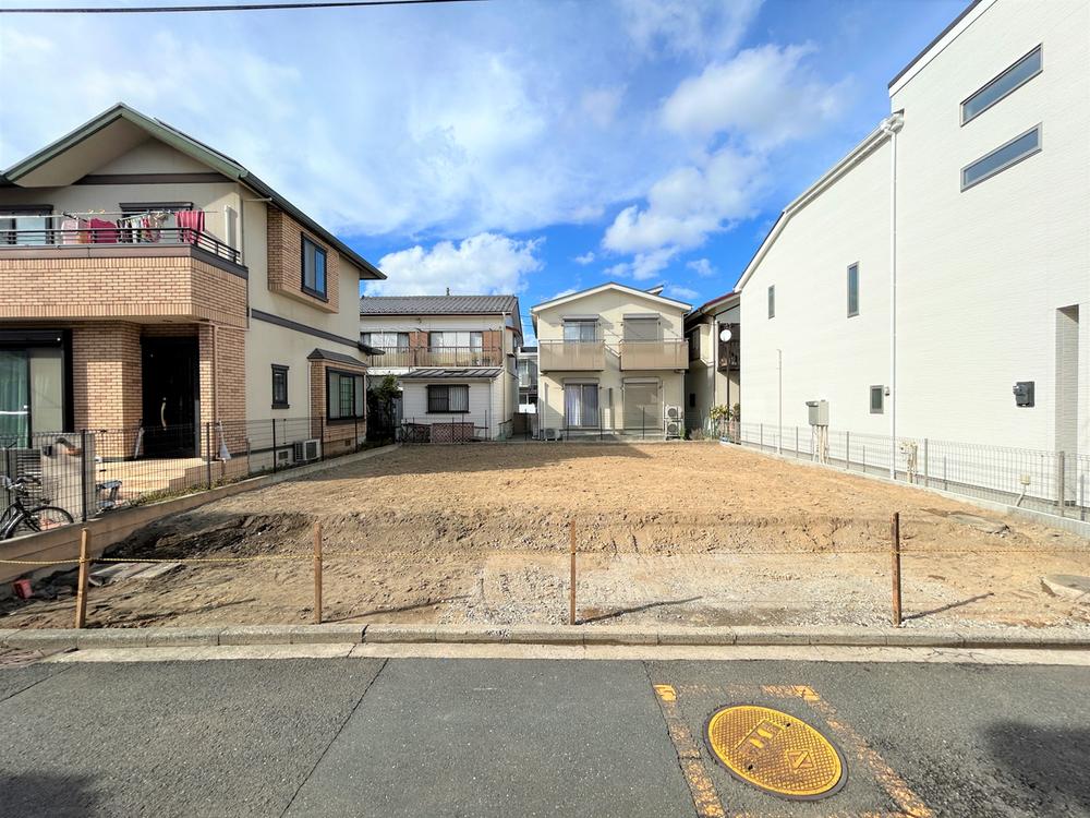 ～金沢文庫駅まで平坦徒歩約7分♪建築条件無し売地（２区画）～