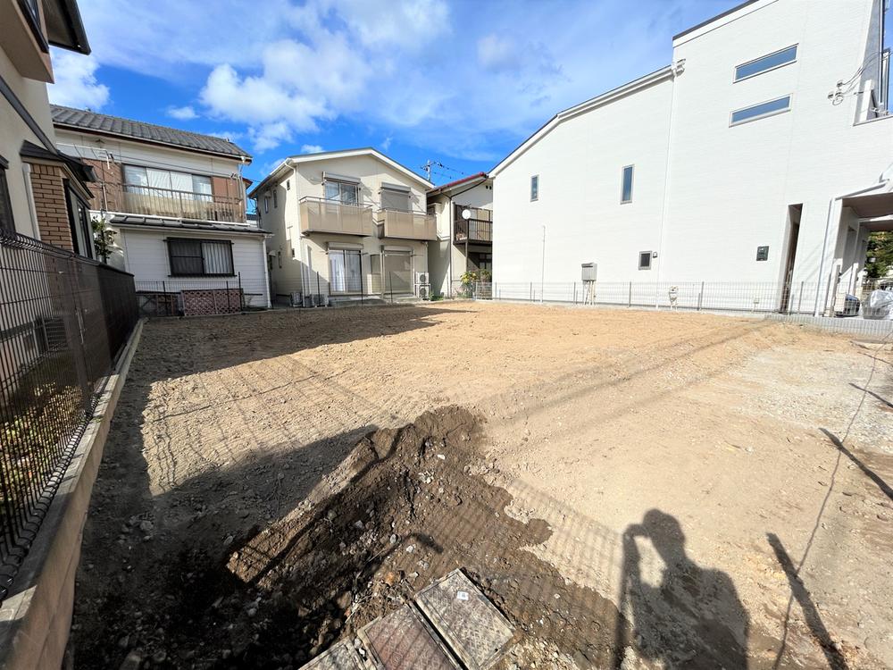 ～金沢文庫駅まで平坦徒歩約7分♪建築条件無し売地（２区画）～