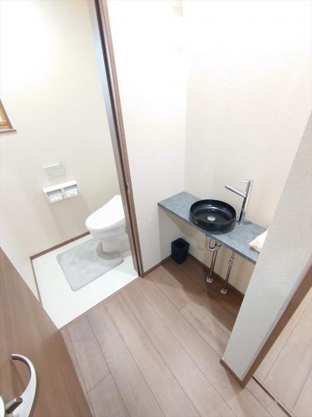 1階トイレ（トイレ横に手洗い場有り）