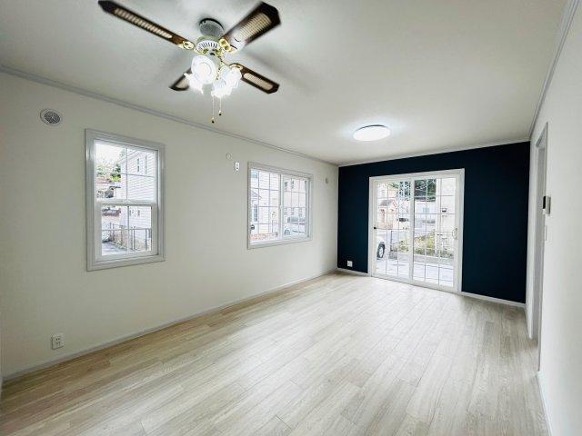 【リビング】 約16帖の広々リビング♪ 家族団らんお過ごしいただけます！