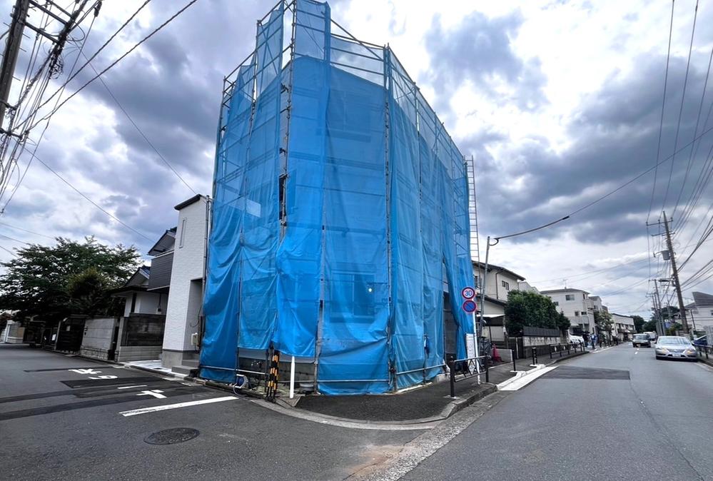 ☆閑静な住宅街☆狛江市東野川の邸宅！大型収納付きのプランとなっております♪