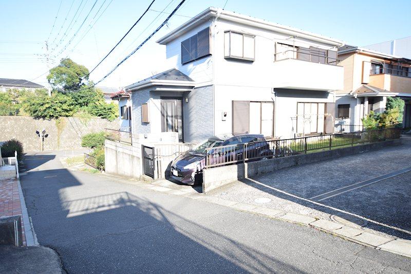 車通りの少ない閑静な住宅街