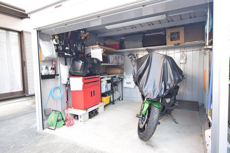 嬉しいバイクガレージ付