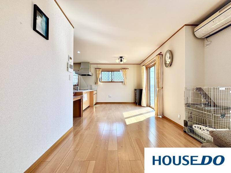 室内日当たりの良い明るいリビング