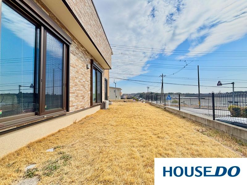 日当たりの良い開放的な庭