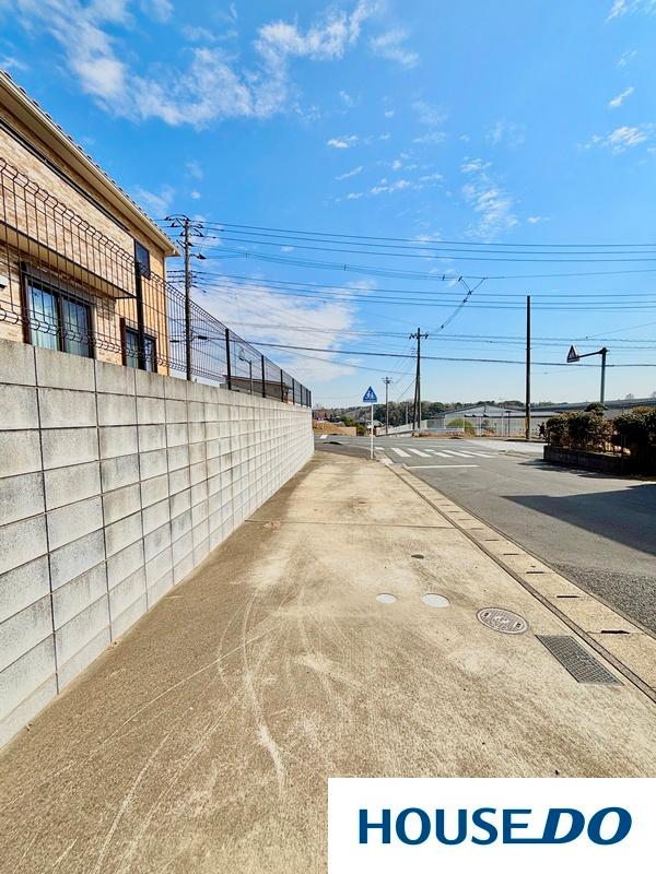 広々とした駐車スペース