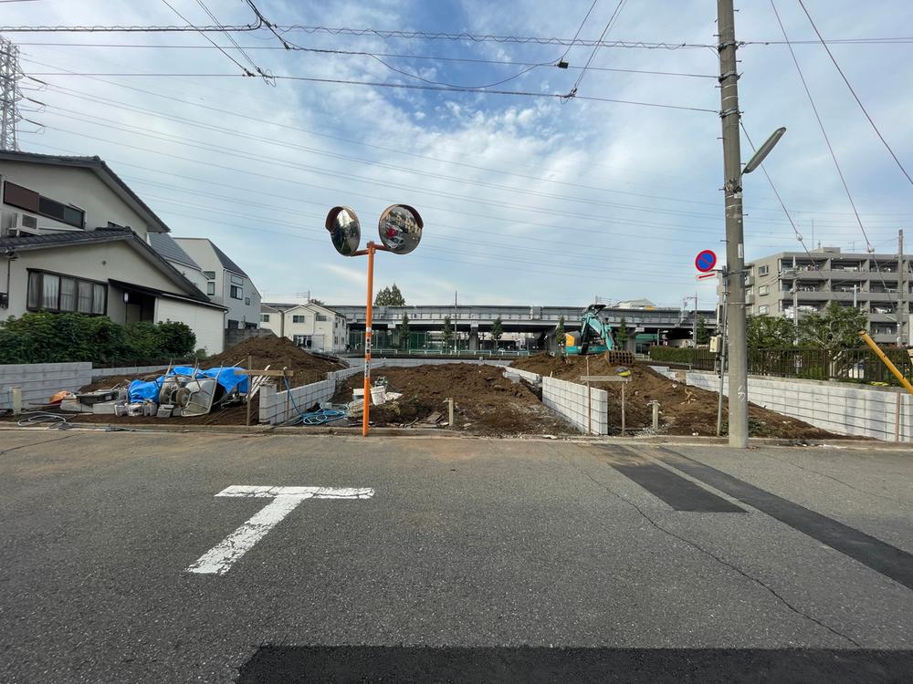 京王線千歳烏山駅徒歩１５分　世田谷区北烏山９丁目新築一戸建て（３棟）