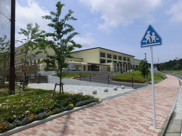 成田市立公津の杜中学校まで2630m