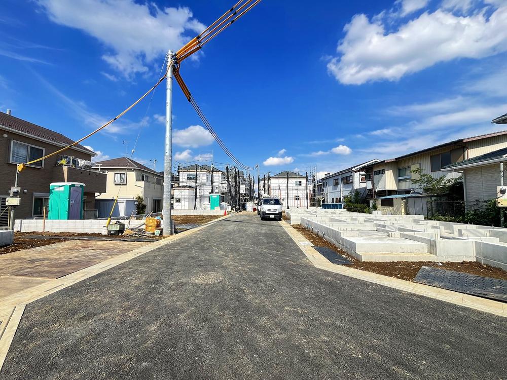 【飯田産業】　見沼区東新井2期　全9棟　大宮駅利用の全棟4LDKの様々なプラン有♪☆駐車2台可　☆新設道路は広々6ｍで駐車ラクラク♪