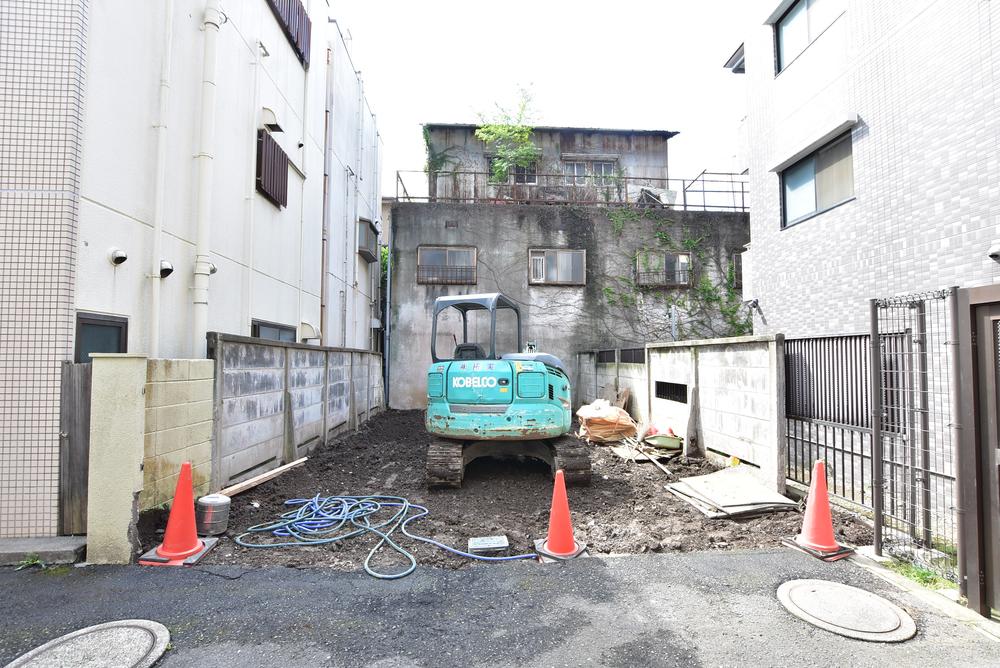 新宿区西五軒町の建築条件なしの土地