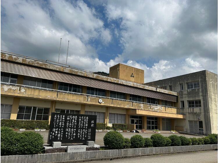 detached 富山県砺波市庄川町青島2443番