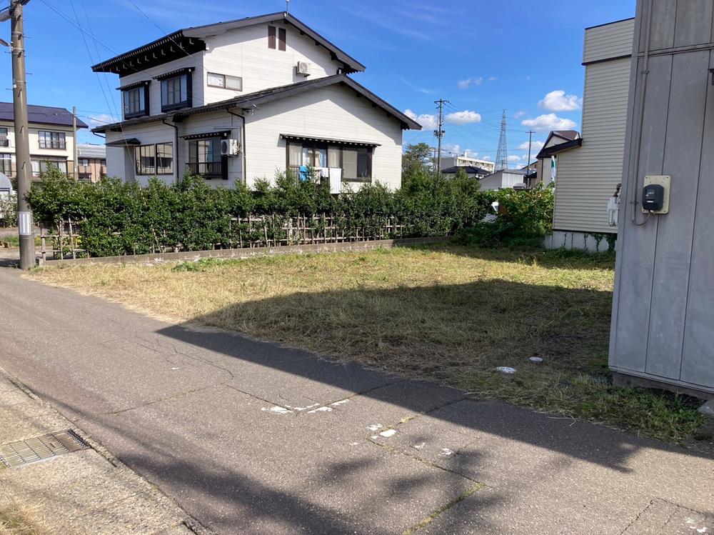 関川町１（新井駅） 300万円