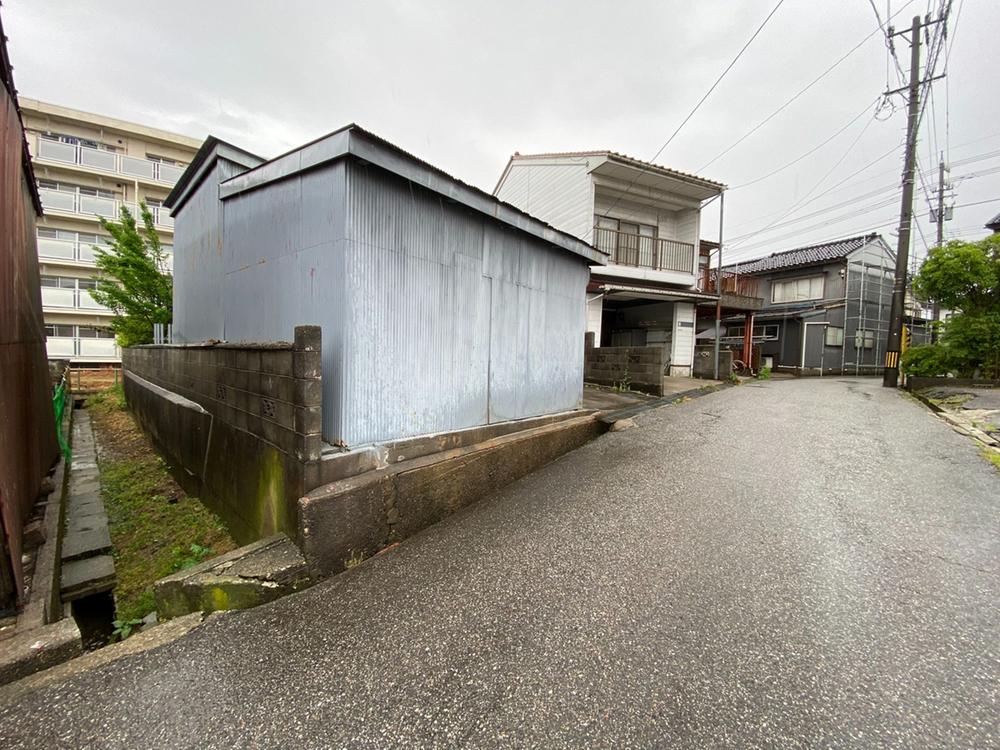 京田（新高岡駅） 900万円