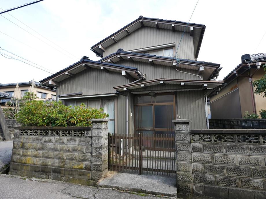 角（越中中川駅） 880万円