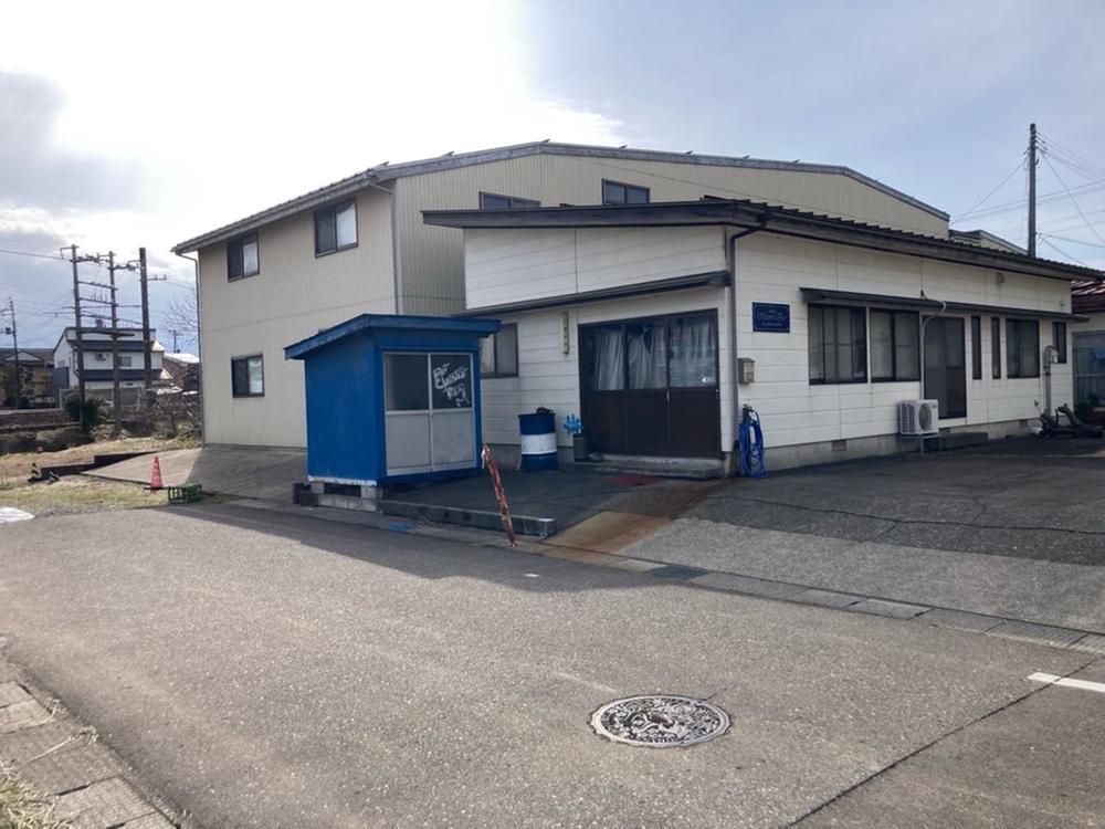 国府１（直江津駅） 1050万円