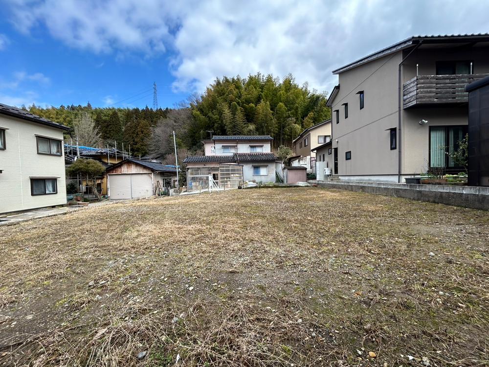 小坂町巳 810万円