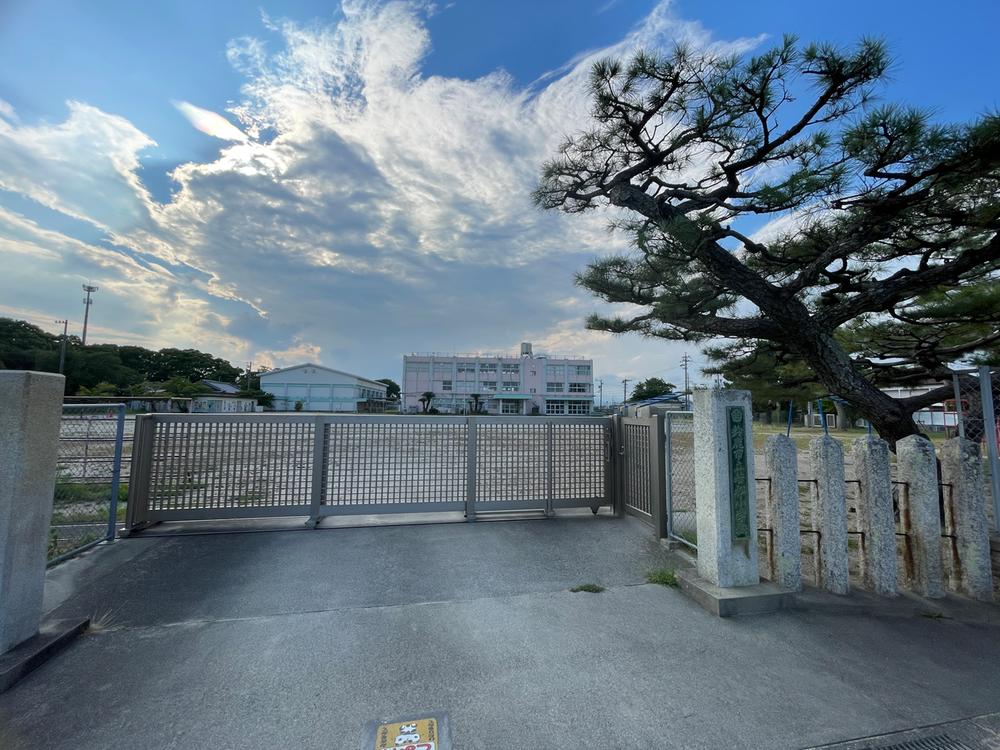 detached 三重県鈴鹿市岸岡町