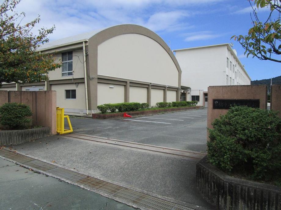 detached 愛知県豊橋市南牛川１