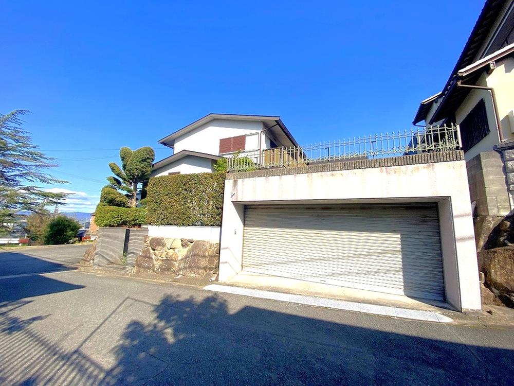 1年前に購入しましたが乗ったのは3ヶ月くらいです屋根つきの場所で保管してました 1年前に購入しましたが乗ったのは3ヶ月くらいです