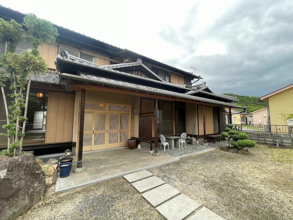 【中古】 みんな光ってるんや/法蔵館/佐藤勝彦 佐藤 勝彦 | ゴールドオンライン