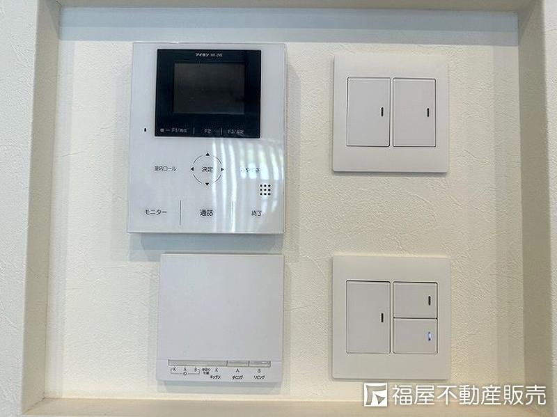 江戸初期〜中期　萬延元年献上品　古志野鶴香合　共箱　東さ6-1028☆2F 青交趾丸龍香合 永楽正全(作) 共箱 惺斎在判 | 古美術ささき