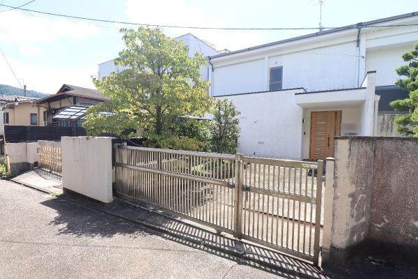 吉田神楽岡町（出町柳駅） 1億2000万円