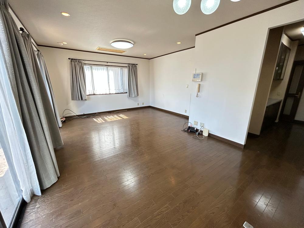 1年前に購入しましたが乗ったのは3ヶ月くらいです屋根つきの場所で保管してました 1年前に購入しましたが乗ったのは3ヶ月くらいです