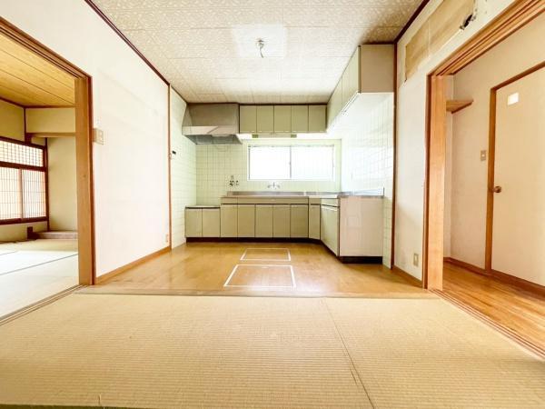 【中古】全国ペンションガイド　最新情報版　全軒地図付き　1987年 中古】全国ペンションガイド 最新情報版 全軒地図付き 1987年