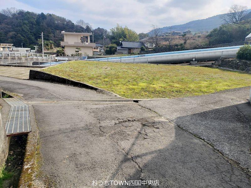 上柏町（伊予三島駅） 401万円