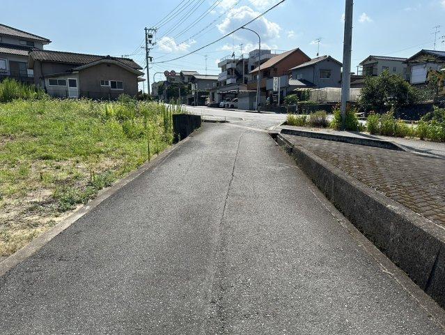 坪生町南２ 1050万円