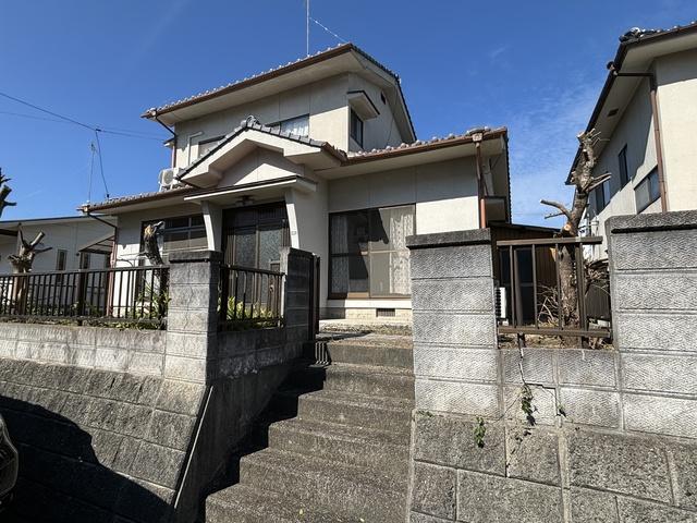 送料無料　希少　不動産は、中古一戸建てが絶対にお得で　不動産投資　戸建て購入 Amazon.co.jp: 不動産は、中古一戸建てが絶対にお得です : 高橋