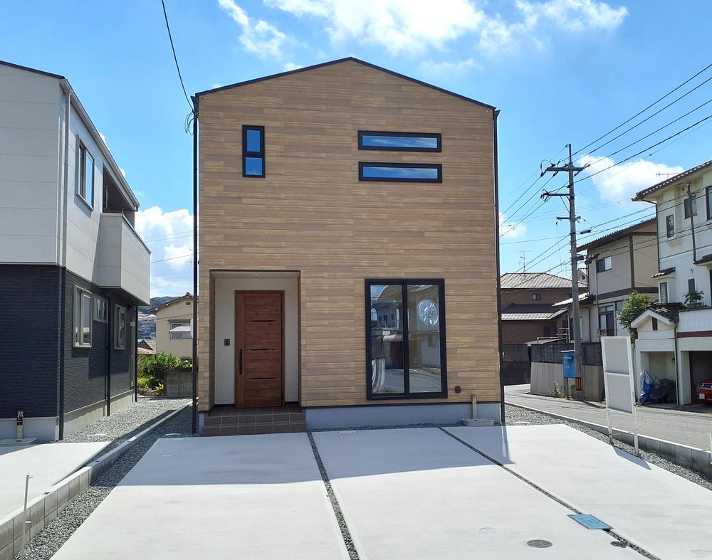 坪生町南２ 3068万円