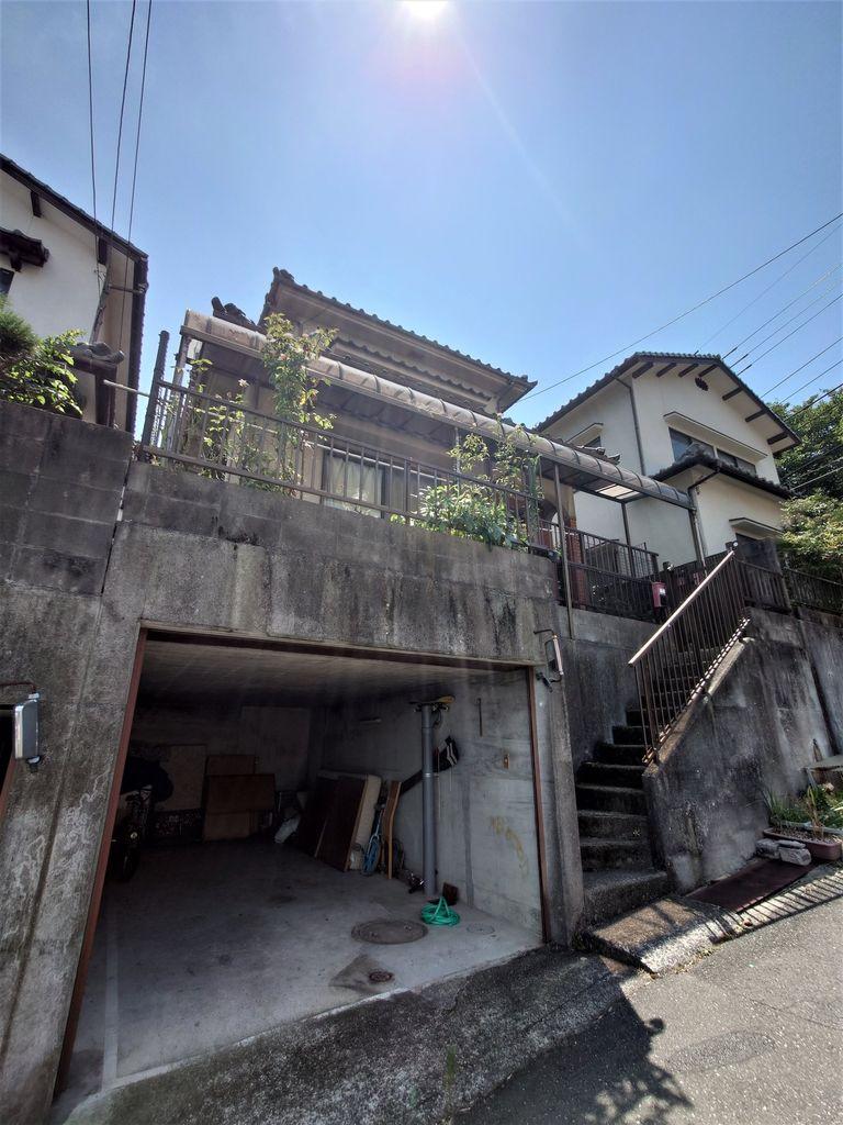 黄金山町 800万円