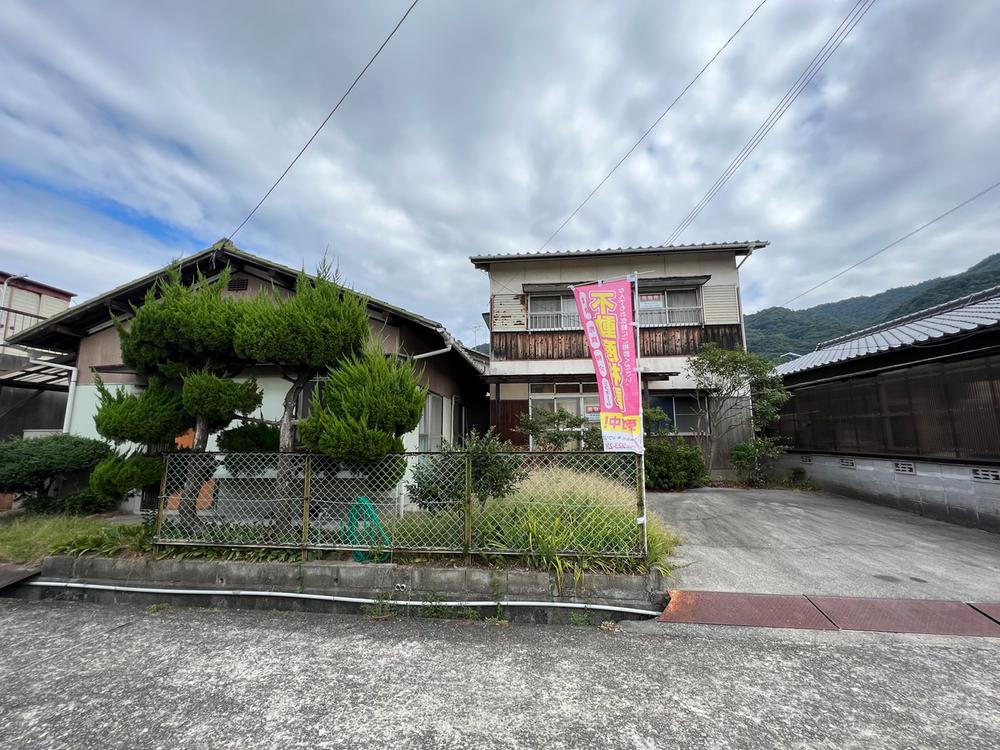 【中古】 潮騒とクラシックと 突撃町長〈広島県瀬戸田町〉のまちづくり/ぎょうせい/石田信夫 Amazon.co.jp: 潮騒とクラシックと: 突撃町長のまちづくり