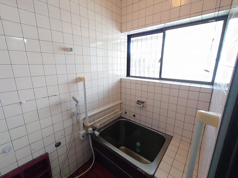 【中古】 六代目山口組部屋住みが見た裏側/メディアックス/本郷海 六代目山口組部屋住みが見た裏側/本郷海／著 本 ： オンライン