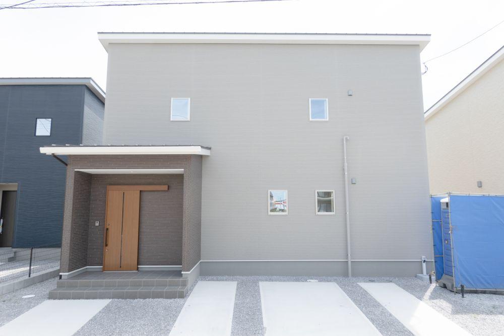 住吉南小すぐそば【丸商建設】芳士前牟田中2階建モデル（宮崎店）