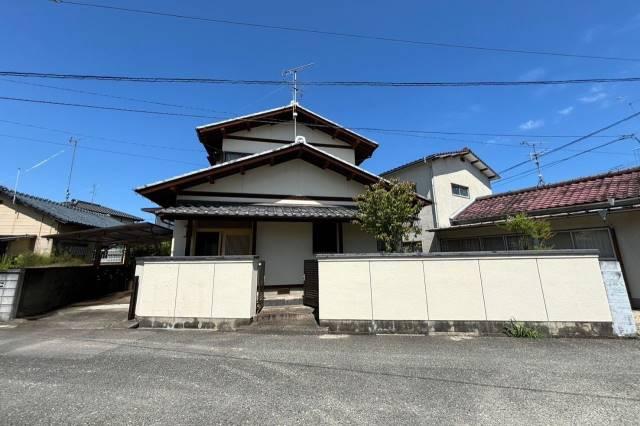 【佐賀中折中古】小学校まで徒歩７分！スーパーやコンビニ、公園など周辺施設充実♪