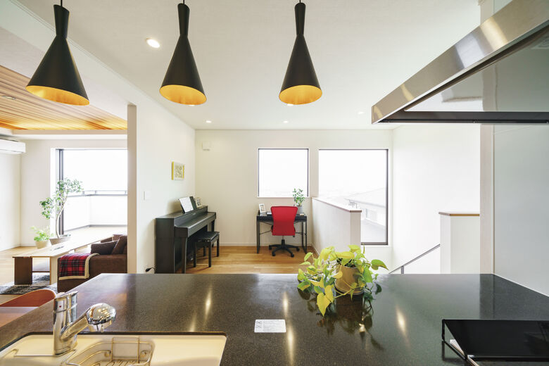 吹抜けの家  福山住宅 知識豊富な一級建築士が敷地や環境に合わせて設計の画像