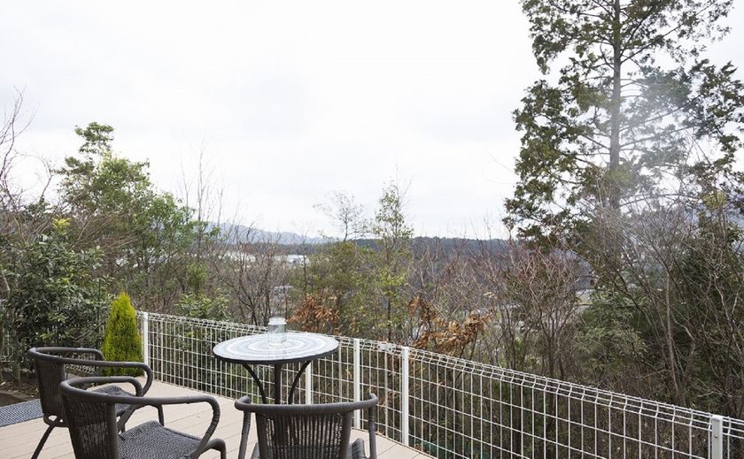 秀光ビルド プライバシー性を保ちながら、光を室内に取り入れる窓の配置の画像