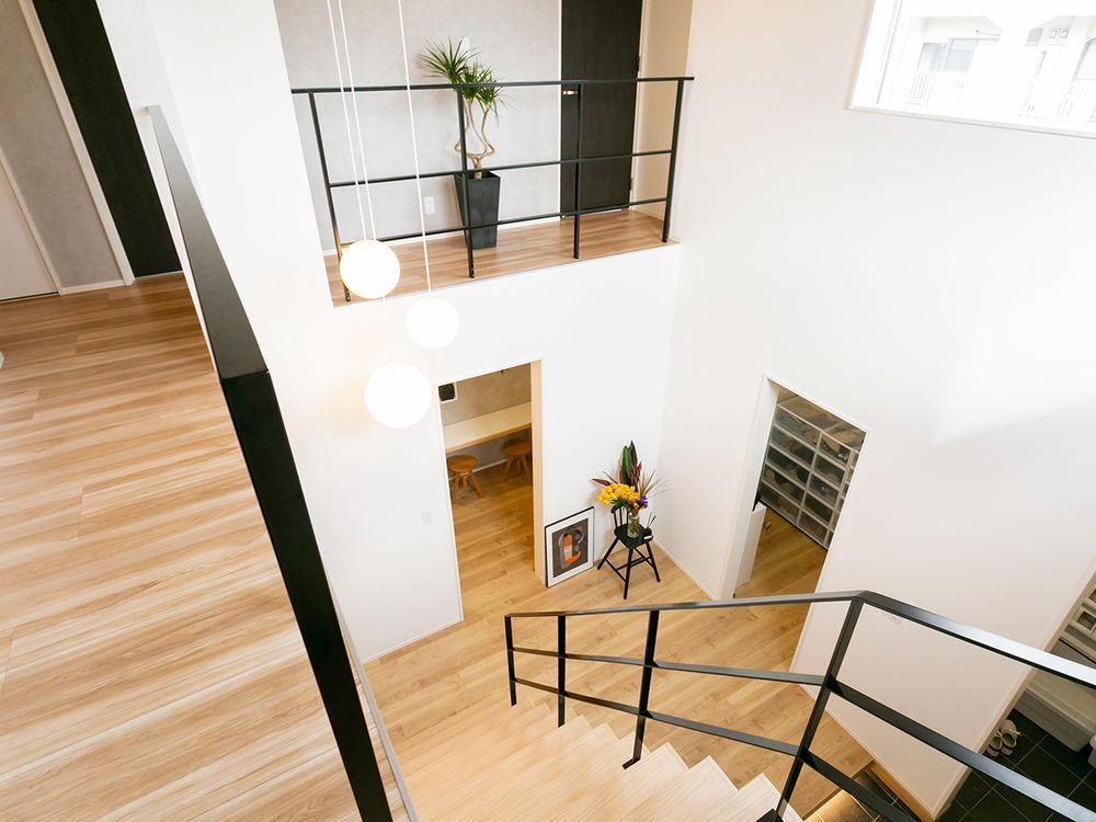 昭和建設 夏涼しく、冬あたたかい外張断熱工法で、大きな吹抜けも快適！の画像