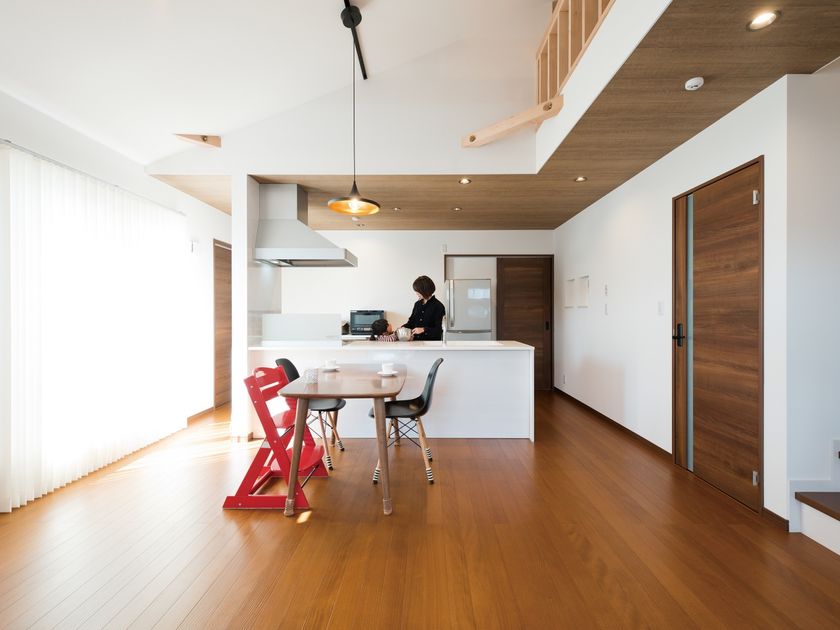 ソーラースマートグリッドホーム　三陽工務店 オール樹脂窓が標準で、HEAT20のG3グレードまで対応の画像