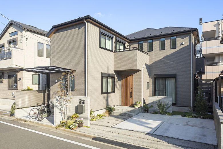 兼六土地建物 一定以上の技術を持つ専属大工が丁寧に施工するからこそ、高い品質の住まいが可能にの画像