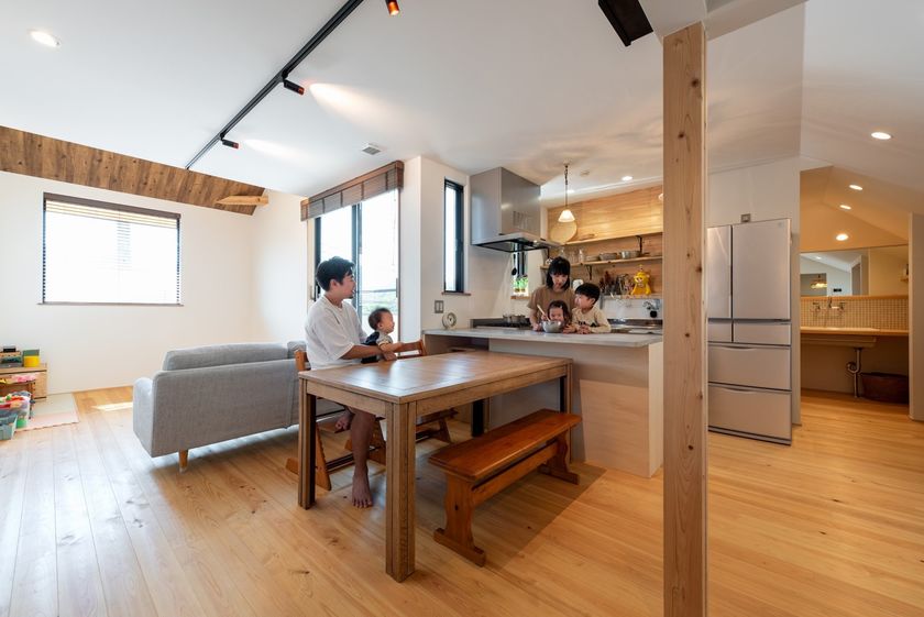 小嶋工務店 TOKYO WOOD 外断熱・二重通気で家中を快適にする「ソーラーサーキットの家」の画像