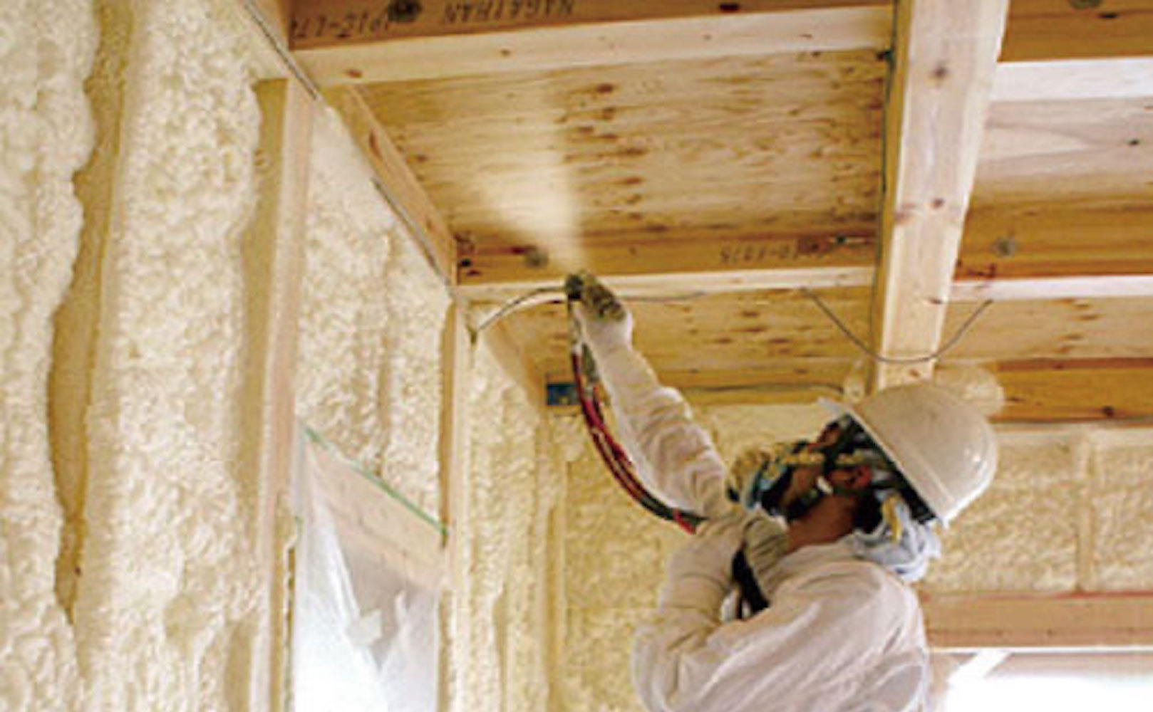 KADeL 硬質ウレタンフォーム吹付断熱を採用。高断熱・高気密の家作りで省エネ＆経済的の画像