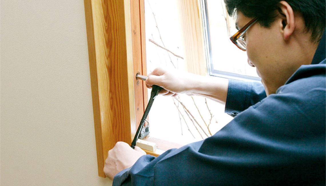 スウェーデンハウス 専門スタッフが検診・メンテナンスを担当の画像