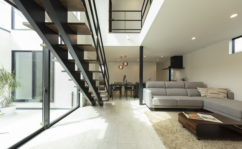 家工房 大らかな気持ちで毎日を過ごす。間仕切りの少ない大空間リビングの画像