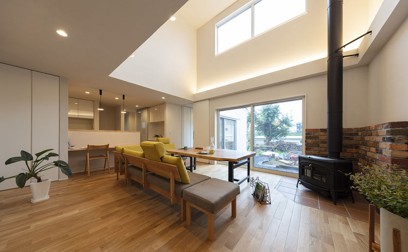 家工房 主張しすぎずさらりと使う。無垢フローリングや塗り壁などの自然素材の画像