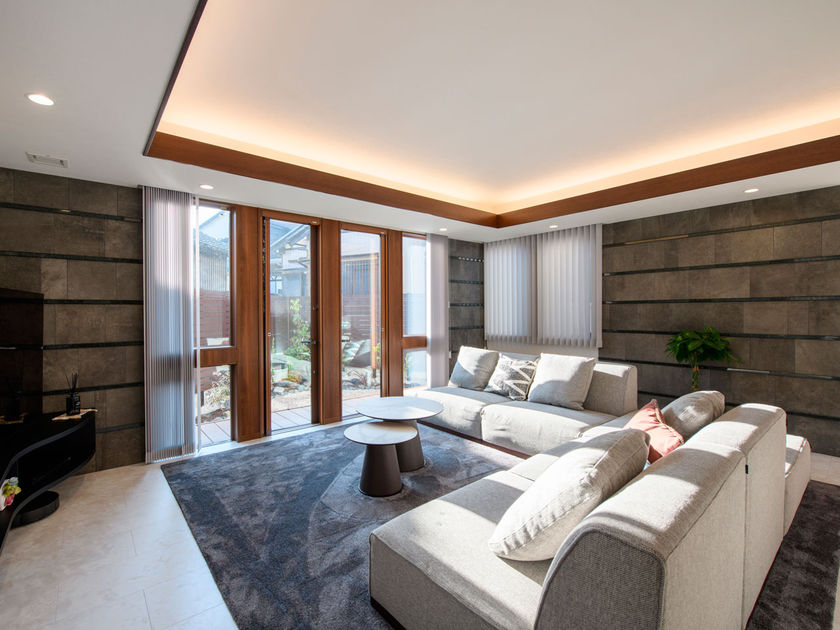 ロイヤルウッド 紹介率35％※。「職人力とアフターサービス」の強さがあることの画像